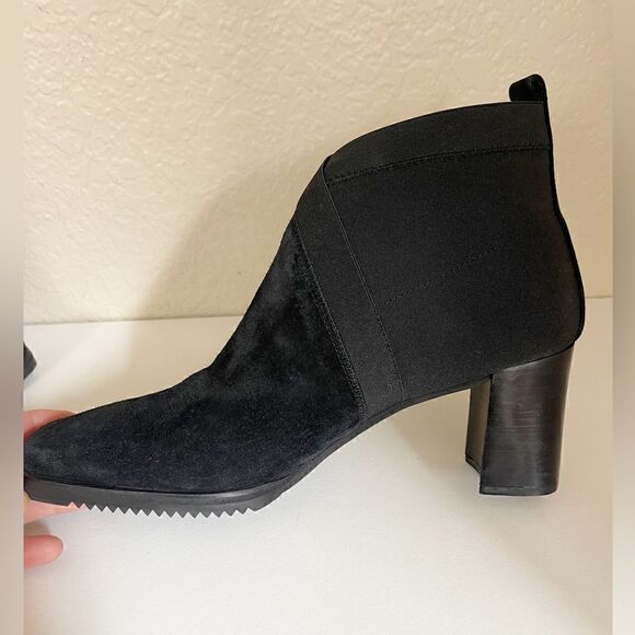 Stuart Weitzman Black Chelsea Suede and elastic Block Heel square toe Bootie 9.5 - Picture 3 of 11
